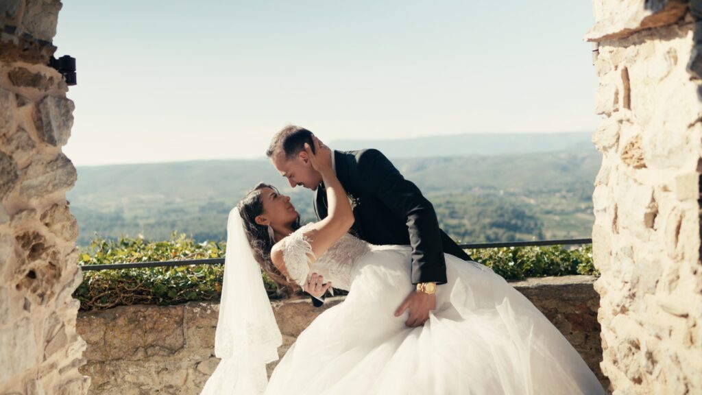 Teaser de mariage émotionnel et élégant au Domaine du Castellet